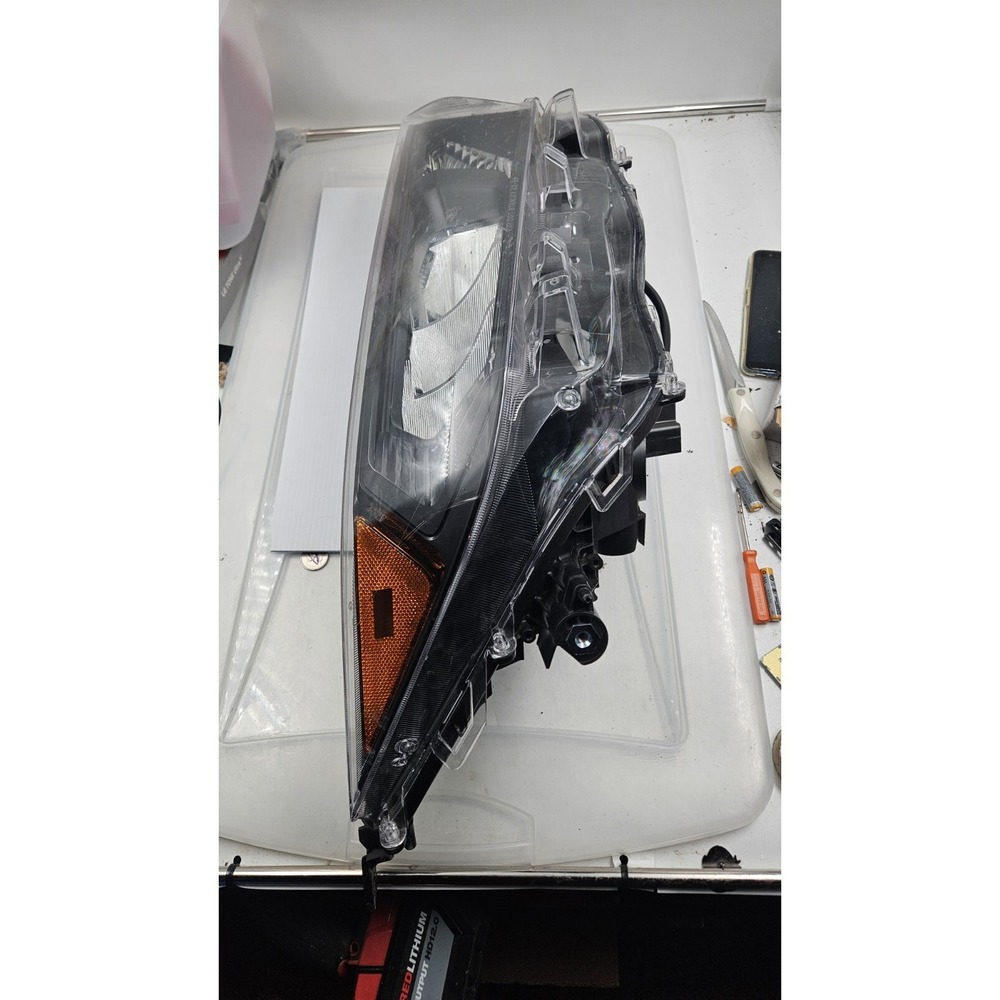 Headlight passenger Toyota RAV4 2021 original OEM See Photo